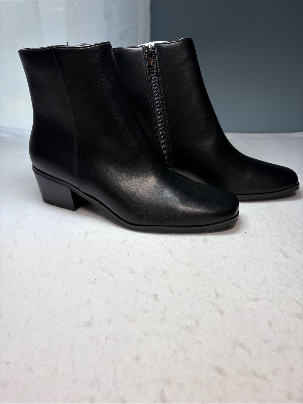 NWOB Lulus sz 8.5 Rayaa Black Leather Ankle Boots 2” Block Heel square toe new